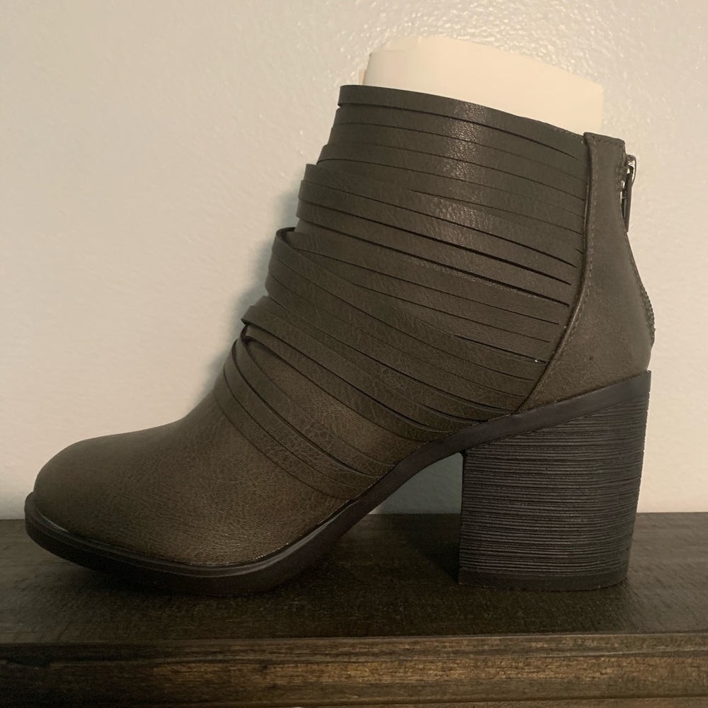 Ankle boots, size 6